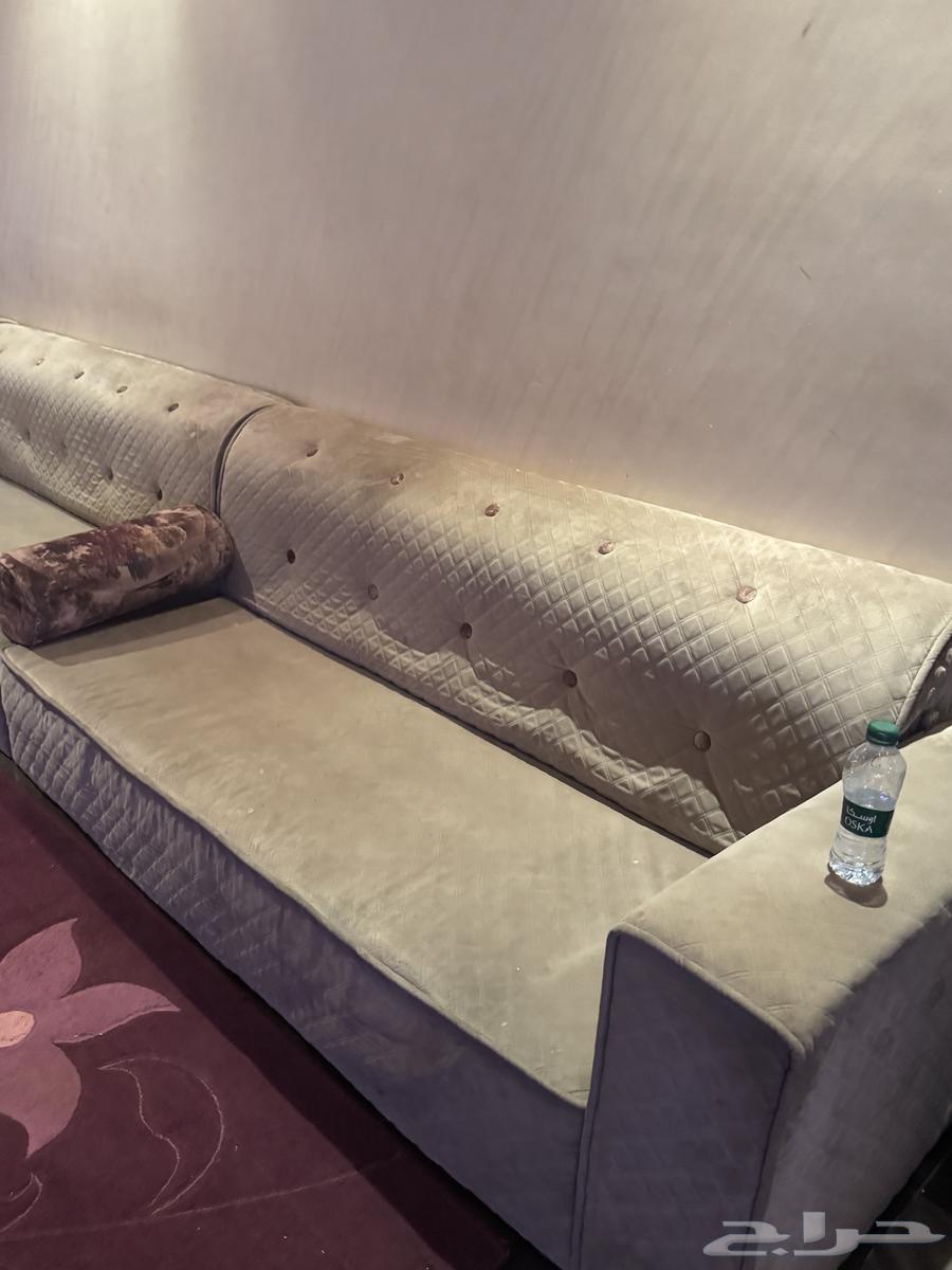 يوجد عندي كنب للبيع64525497010305110