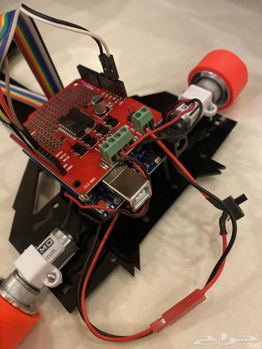 للبيع روبوت تتبع الخط الأسود للمسابقات والتعليم64519144394115111