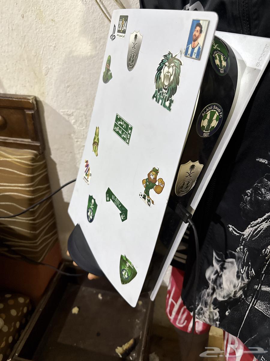 السلام سوني 5 للبيع جميع ملحقاته يد وشريط قراند وسماعه64526606780801110