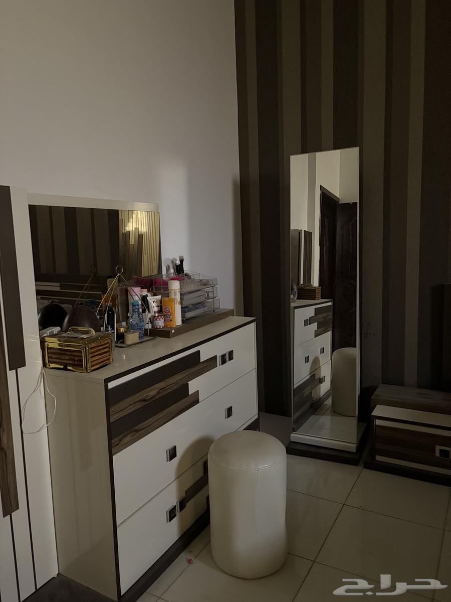 غرفه نوم شبه جديده64519878977538112