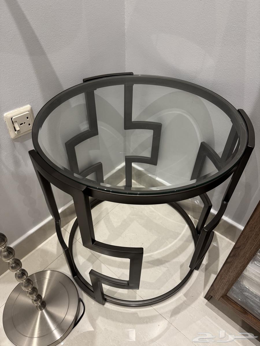 طاولات خدمة من آشلي نظيفة جدا64526467714563111