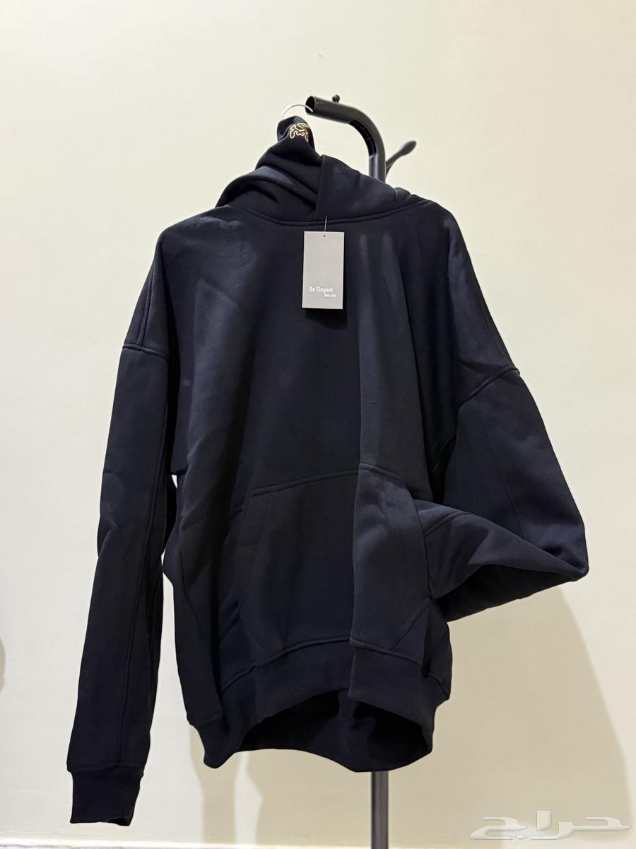 ملابس هوديات 4 تصاميم وتيشيرت تصميم واحد64519384516482114