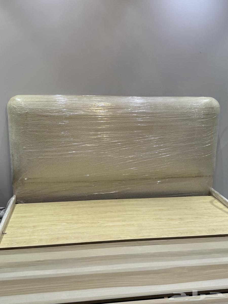 سرير 200 180 لم ييتم الاستعمال جديد ونظيف سبب البيع كبير64525704727170112