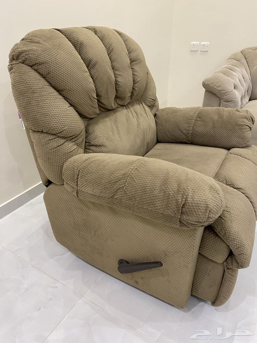 للبيع   كنب بحالة ممتازة64523880252291114