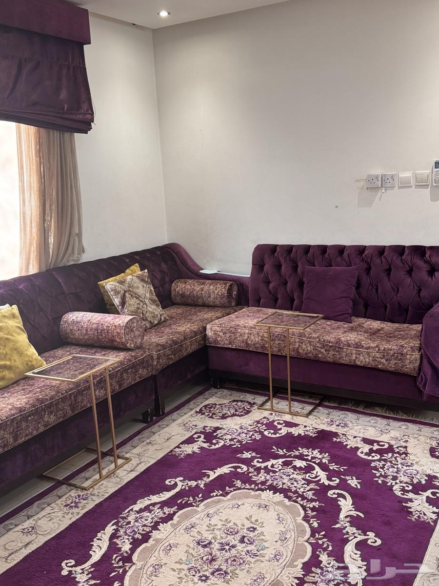 للبيع  جلسة كنب فخمة مع ستاير وسجاد64523090471299110