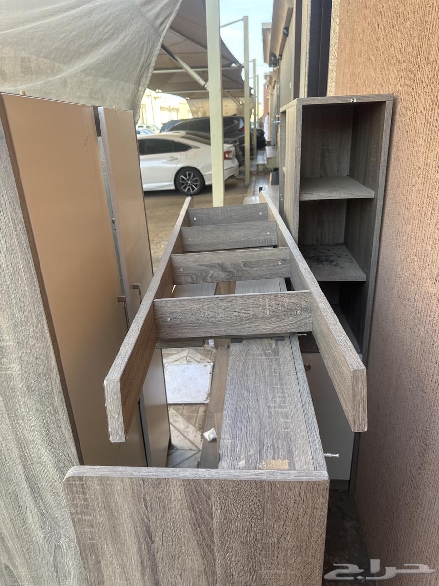 دولاب وسرير تتركب مع بعض بحاله جيده جدت64523514092162110