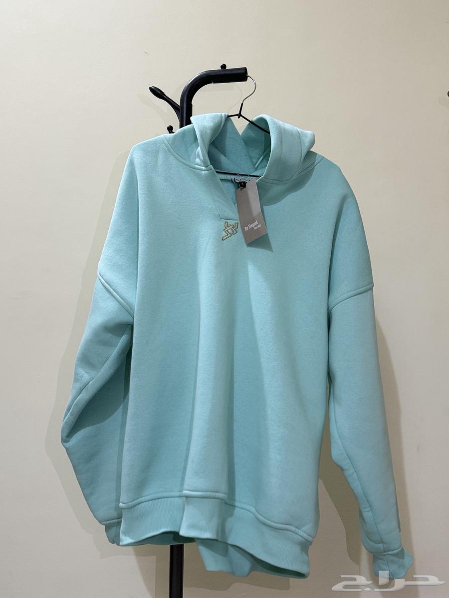 ملابس هوديات 4 تصاميم وتيشيرت تصميم واحد64519384516482111