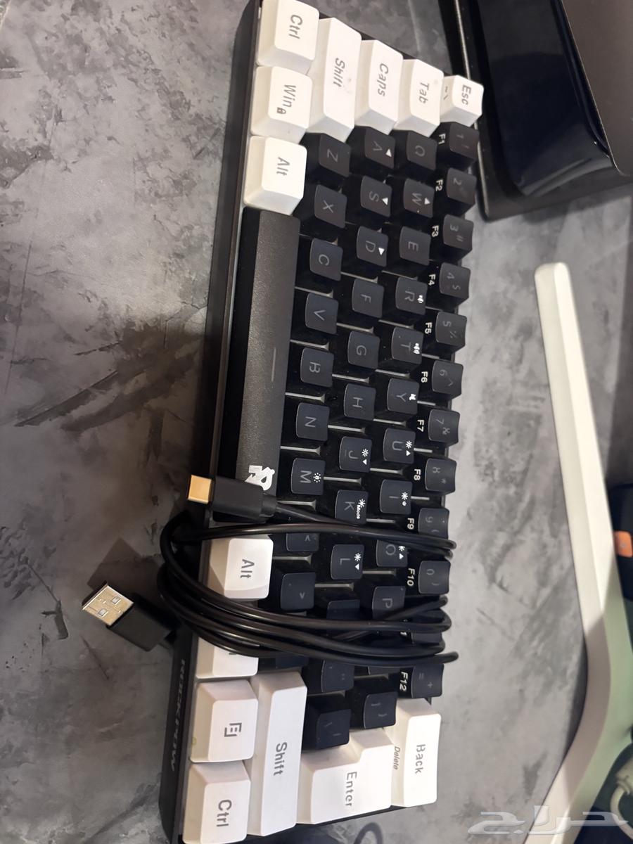 Keyboard and mouse, both new, bought them two months ago64526203561859110