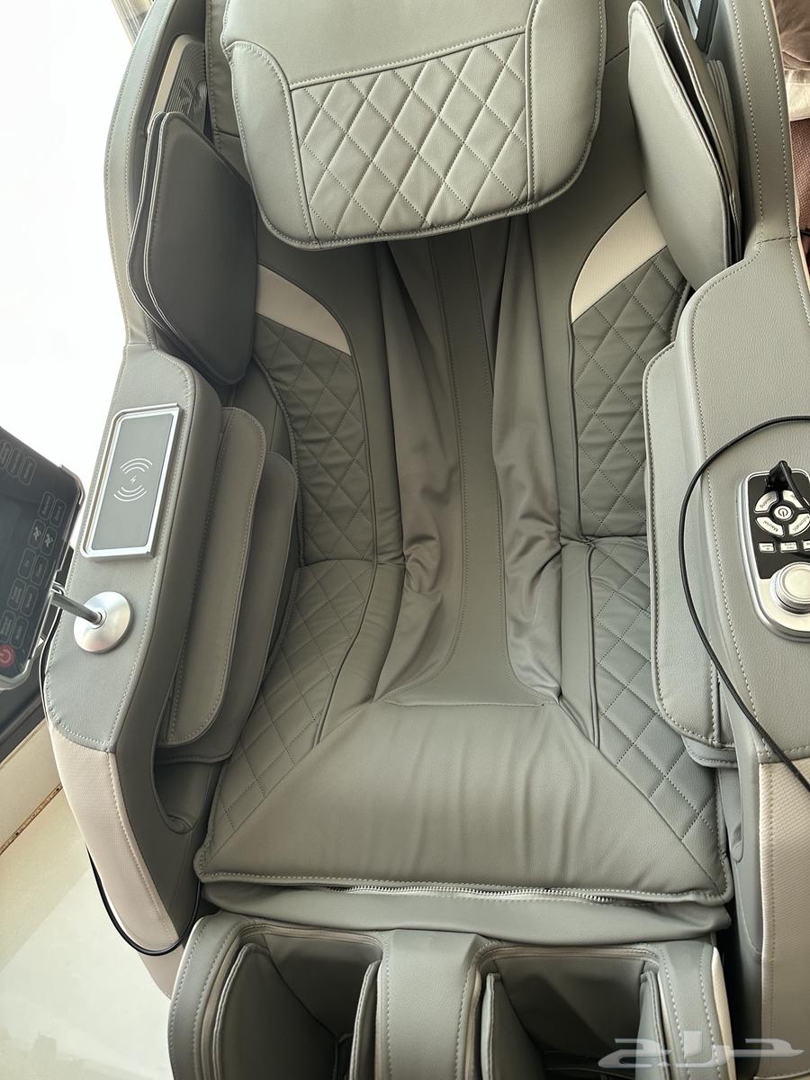 كرسي مساج شبه جديد (ضمان سنة ونصف) للبيع عاجل64521240250627113