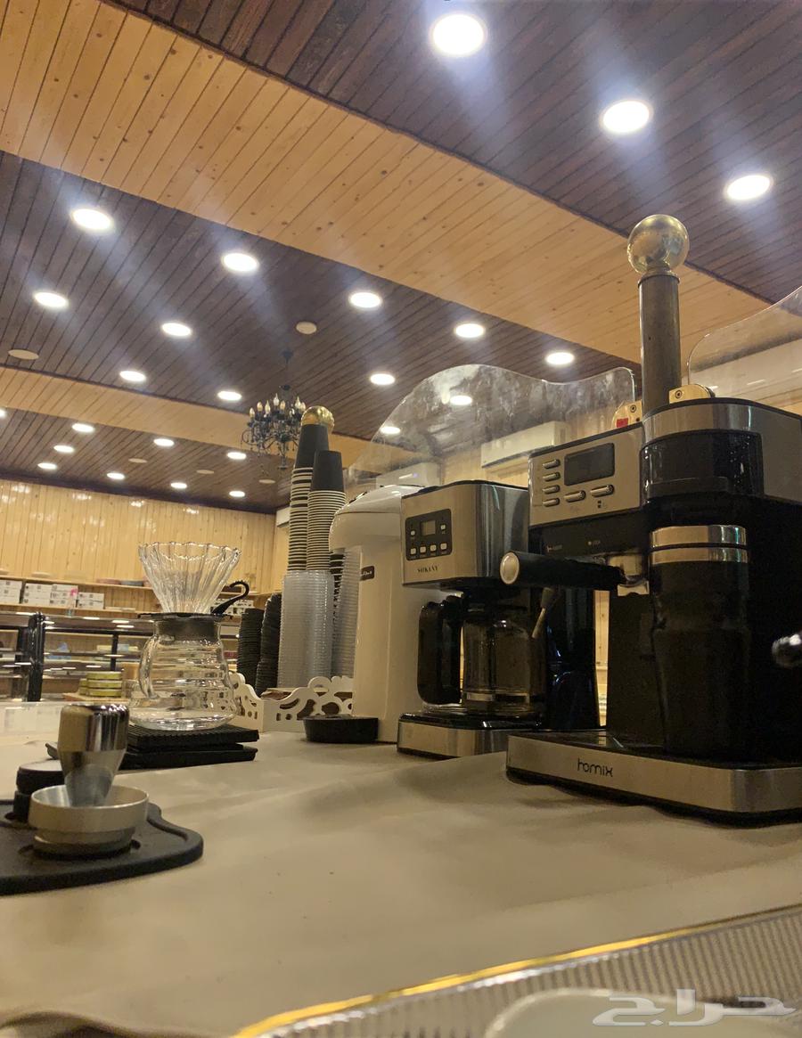 للبيع مكينة اسبريسو و قهوة اليوم64519950075651110