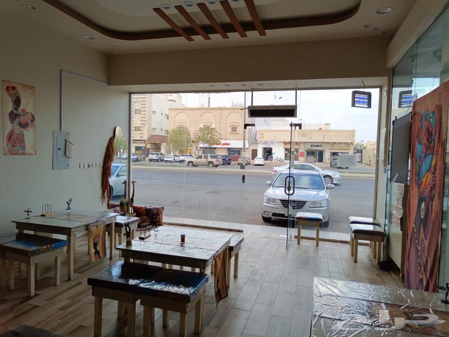 اثاث طاولات ومعدات مطعم للبيع64535875981825112