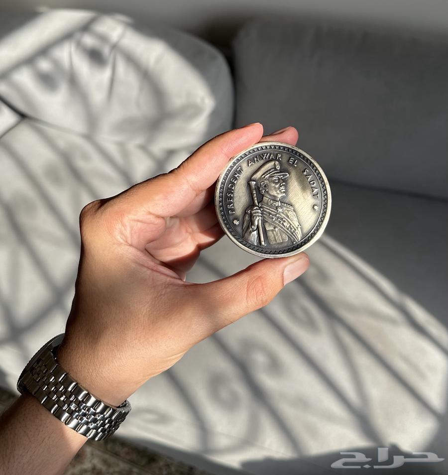 مسكوكة تذكارية للرئيس الراحل أنور السادات ( تم البيع )64525939914371111