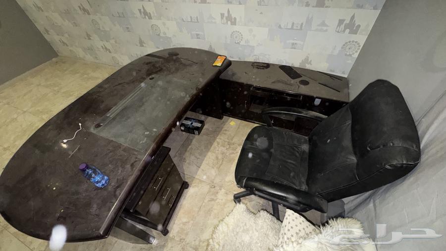 مكتب خشبي بكامل ملحقاته64519059757571111