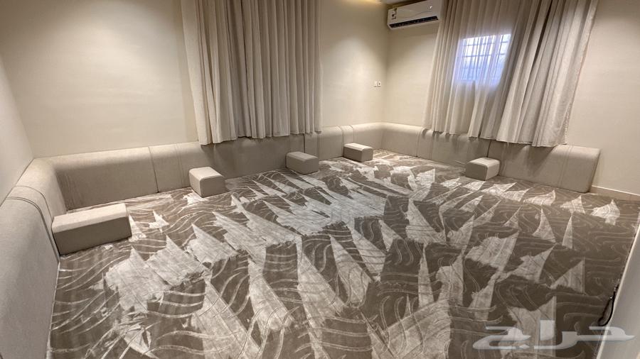 مساند مع ستاير بلاك اوت وشيفون وفرشة للبيع64523569794691114