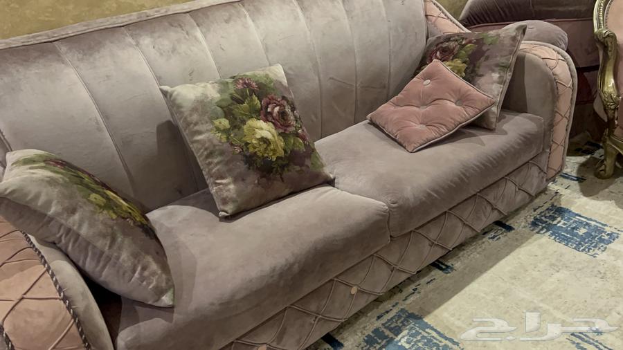 3 luxurious sofas, two decorative pieces for a small seating area64519766094722111
