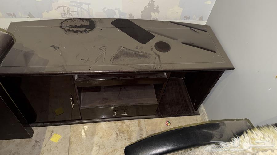 مكتب خشبي بكامل ملحقاته64519059757571112