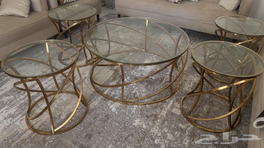 طاوله كبيره مع اربع طاولات خدمه64522187704066110