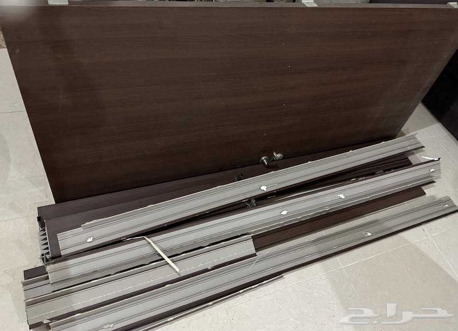 Fiber door with all its accessories as it was installed64524146801667110