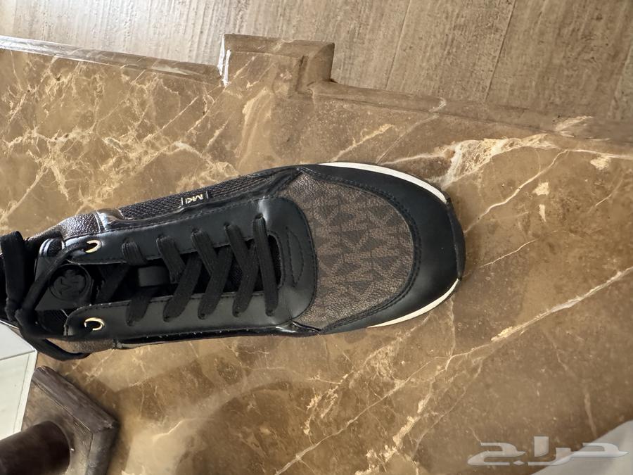 جزمة مايكل كورس اخت الجديدة64522274220418110