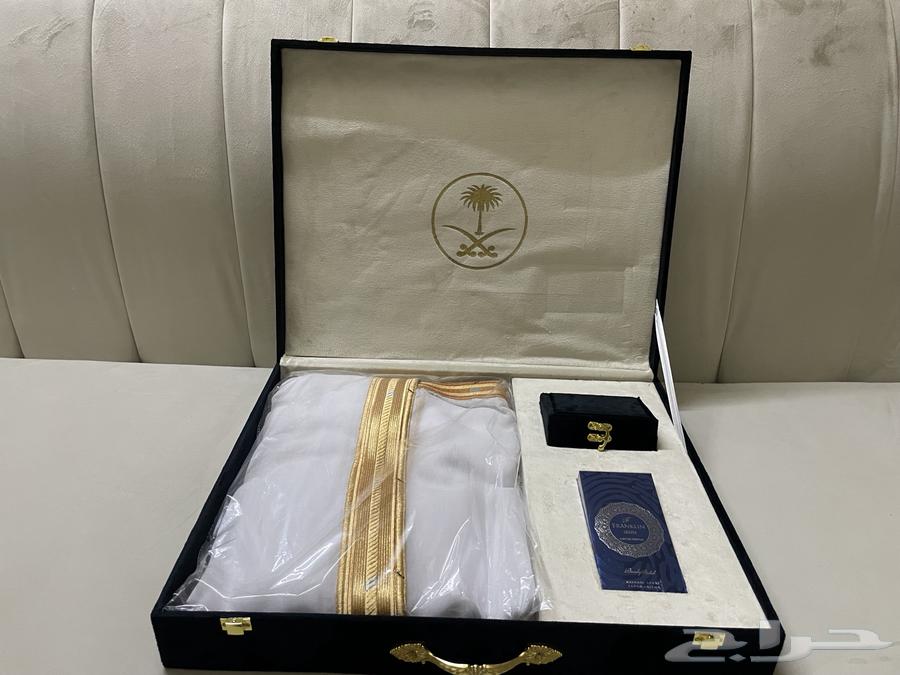 بكس للبيع عطر   عود   بشت اتواصل خاص64525801405826112