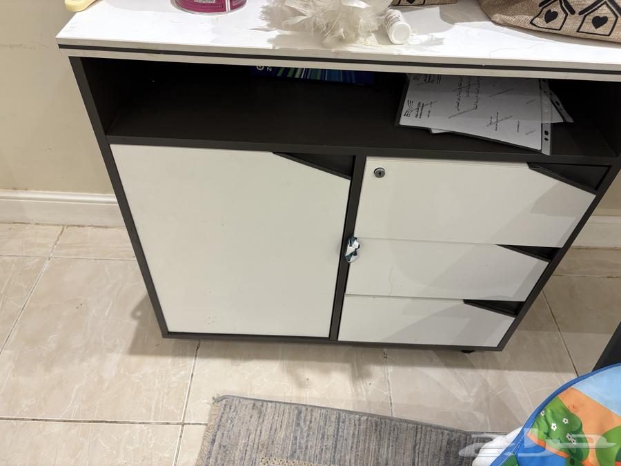 Dining table64524284936833111