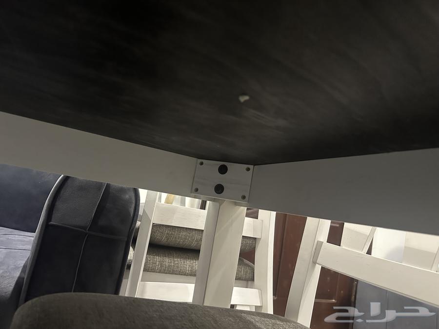 Dining table with 6 chairs, semi-new64519893076867111