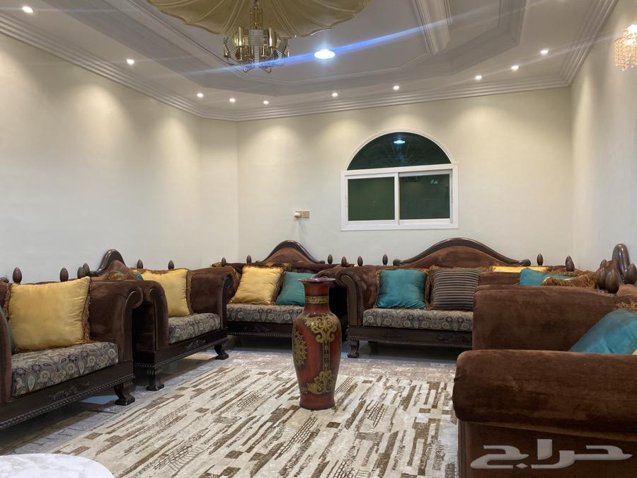 كنب مجلس رجالي نظيف ممتاز وكبير جدا السعر 200064523133320449110