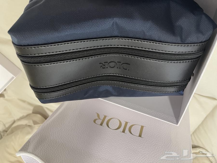 شنطه ديور رجالي ر قيمتها 3000 ريال   على السوم64522697271681111