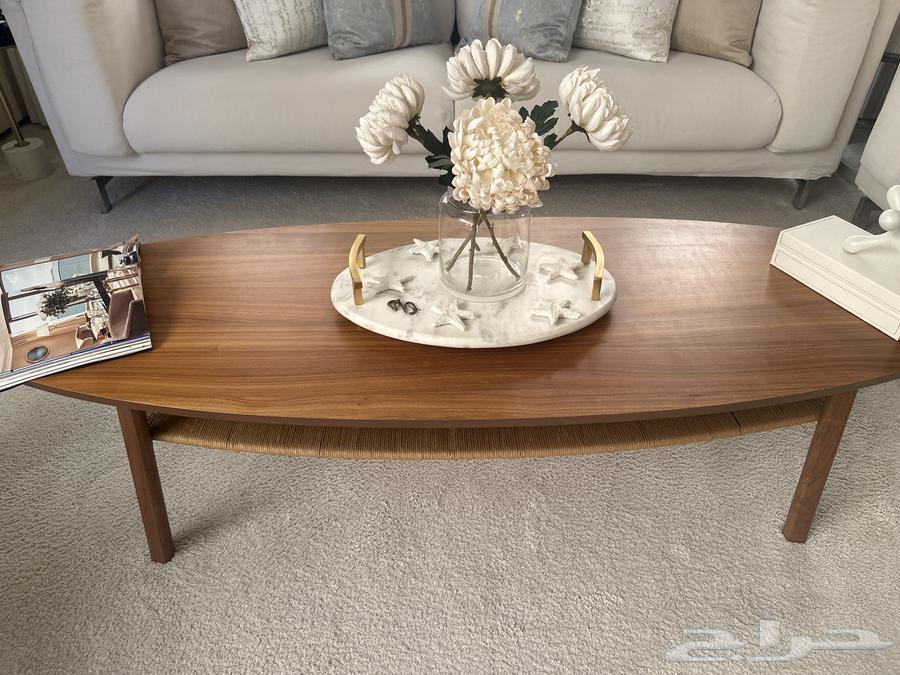 طاولة قشرة الجوز من ايكيا للبيع64521808757761110