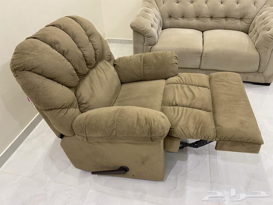 للبيع   كنب بحالة ممتازة64523880252291111