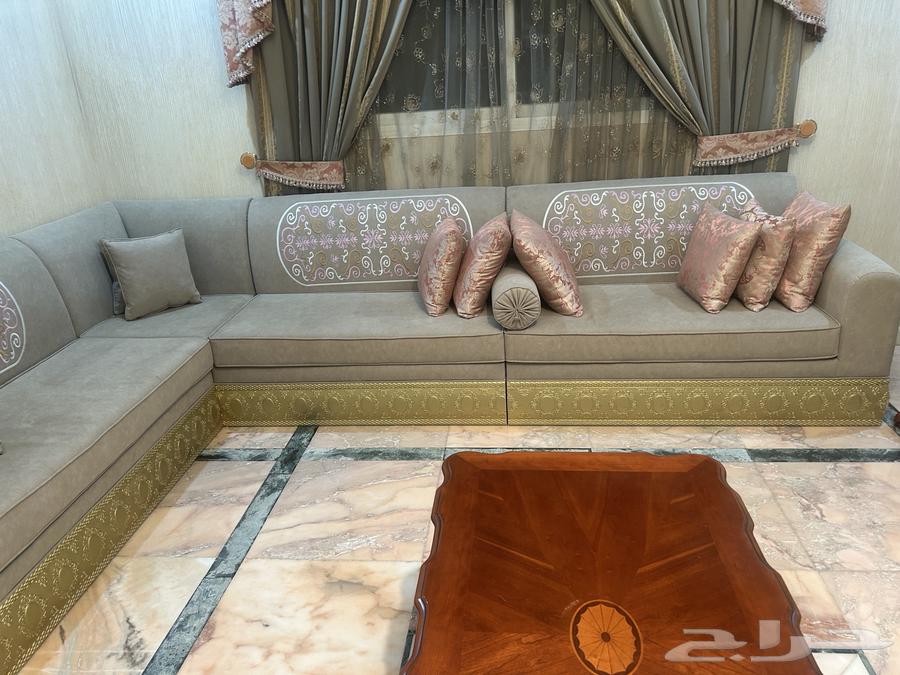 اثاث للبيع مع طاولة طعام64519978054273112