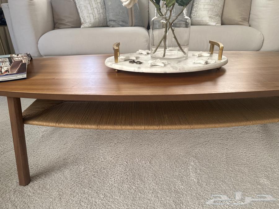 طاولة قشرة الجوز من ايكيا للبيع64521808757761111