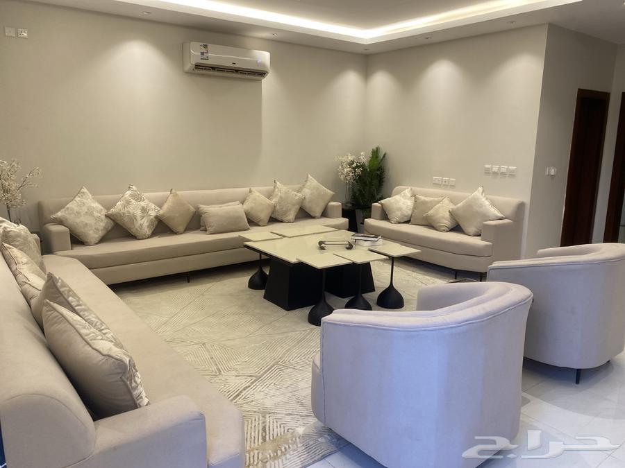 كنب جديد خالي من الكسور و طاولات64523991850499111