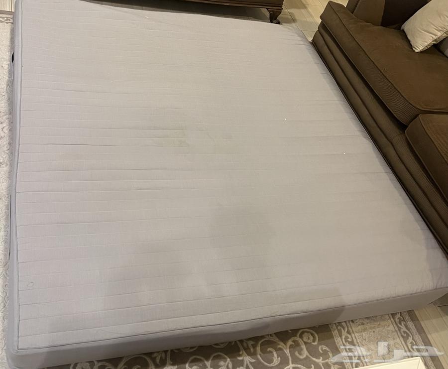 Mattress two meters by one meter and 90 centimeters64524601143042110