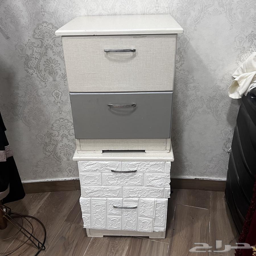 للبيع كوميدينه (طاولة جانبيه لسرير)64523908598146111