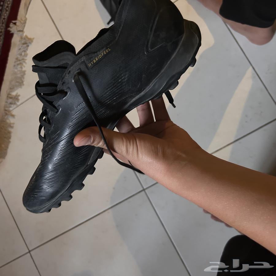 جزمه كوره اديداس اصلي مقاس 47 سبب البيع ضيقه نصيفه مره64523654766850112