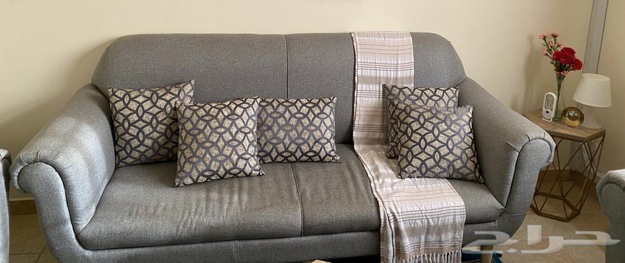 9-seater sofa with 5 tables64524225028610111