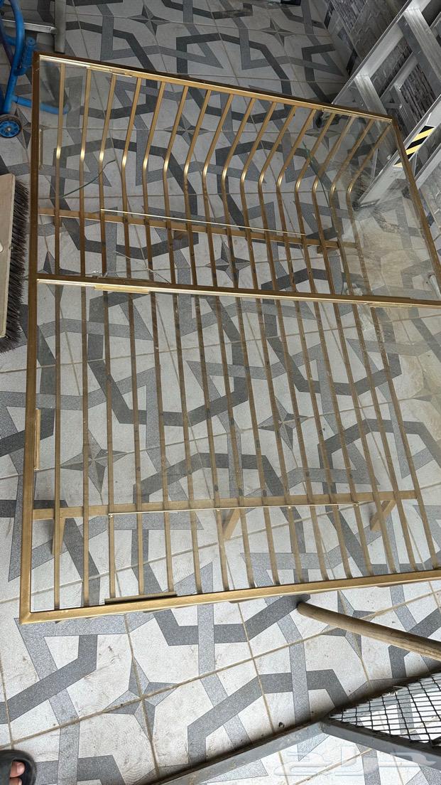 طاولة للبيع64526606824707113