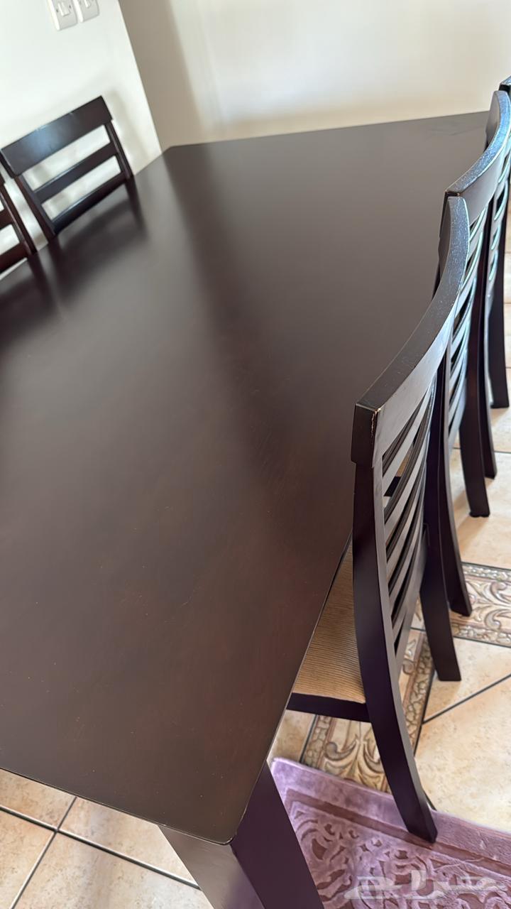 Sofa and dining table64518988671105112