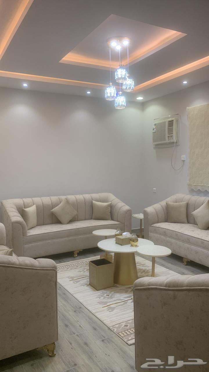 Very clean sofa for sale, complete with its tables64527011069313110