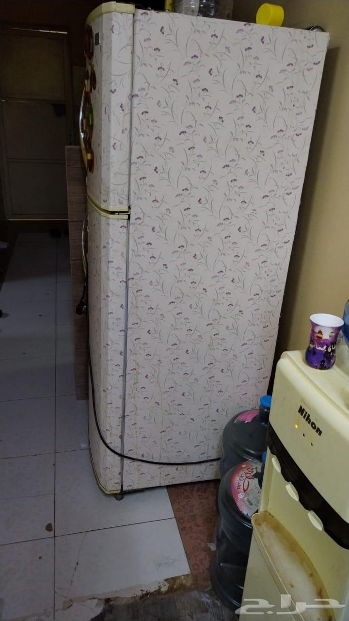 ثلاجه للبيع بحاله ممتازه64526509938435113