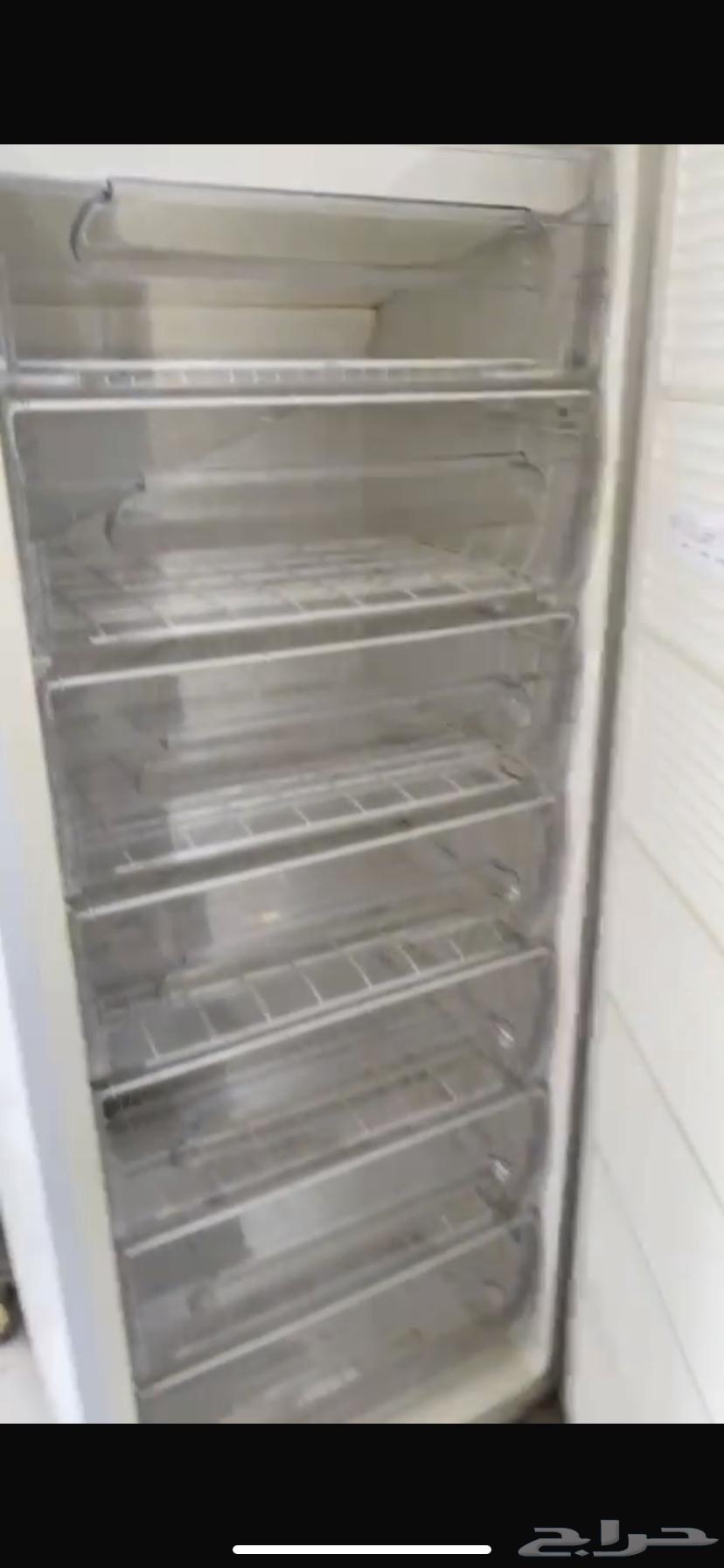 Clean freezer for sale with a fault64525136654210111