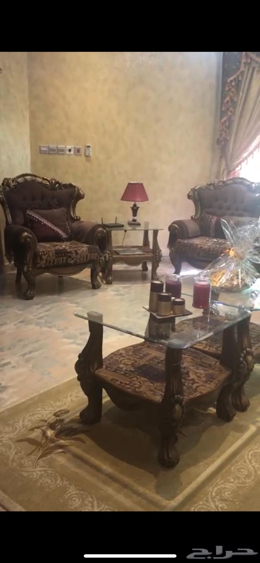 للبيع طقم كنب مع 5 طاولات64526106094849111