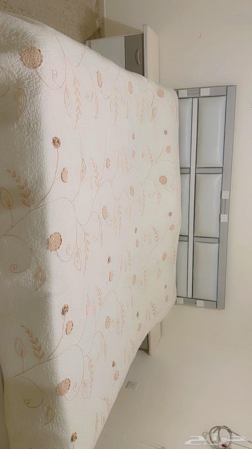 غرفة نوم شبه جديدة استخدام نظيف جدا64458689355650112