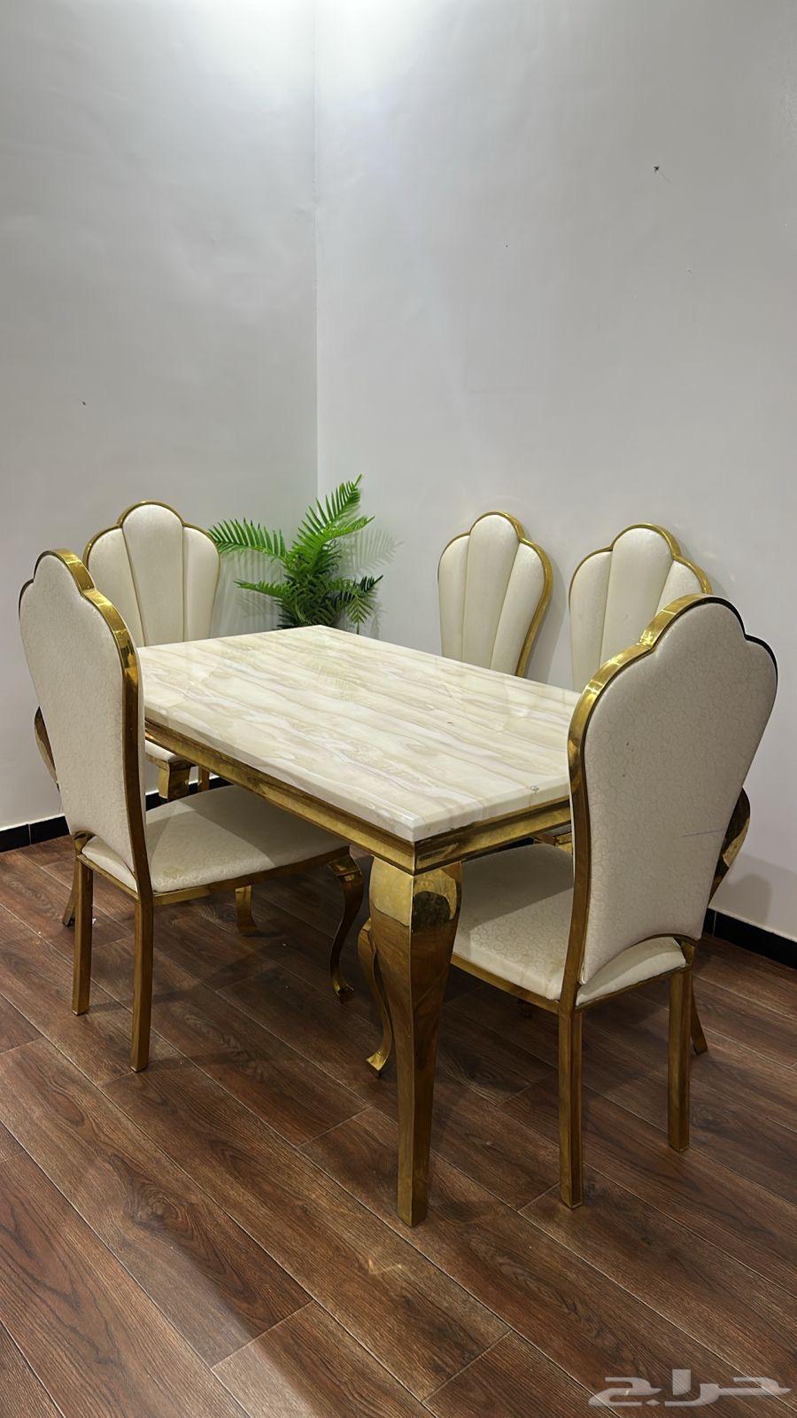 A nice table I bought for 1550, marble and steel table, selling to the highest bidder64524269711107110