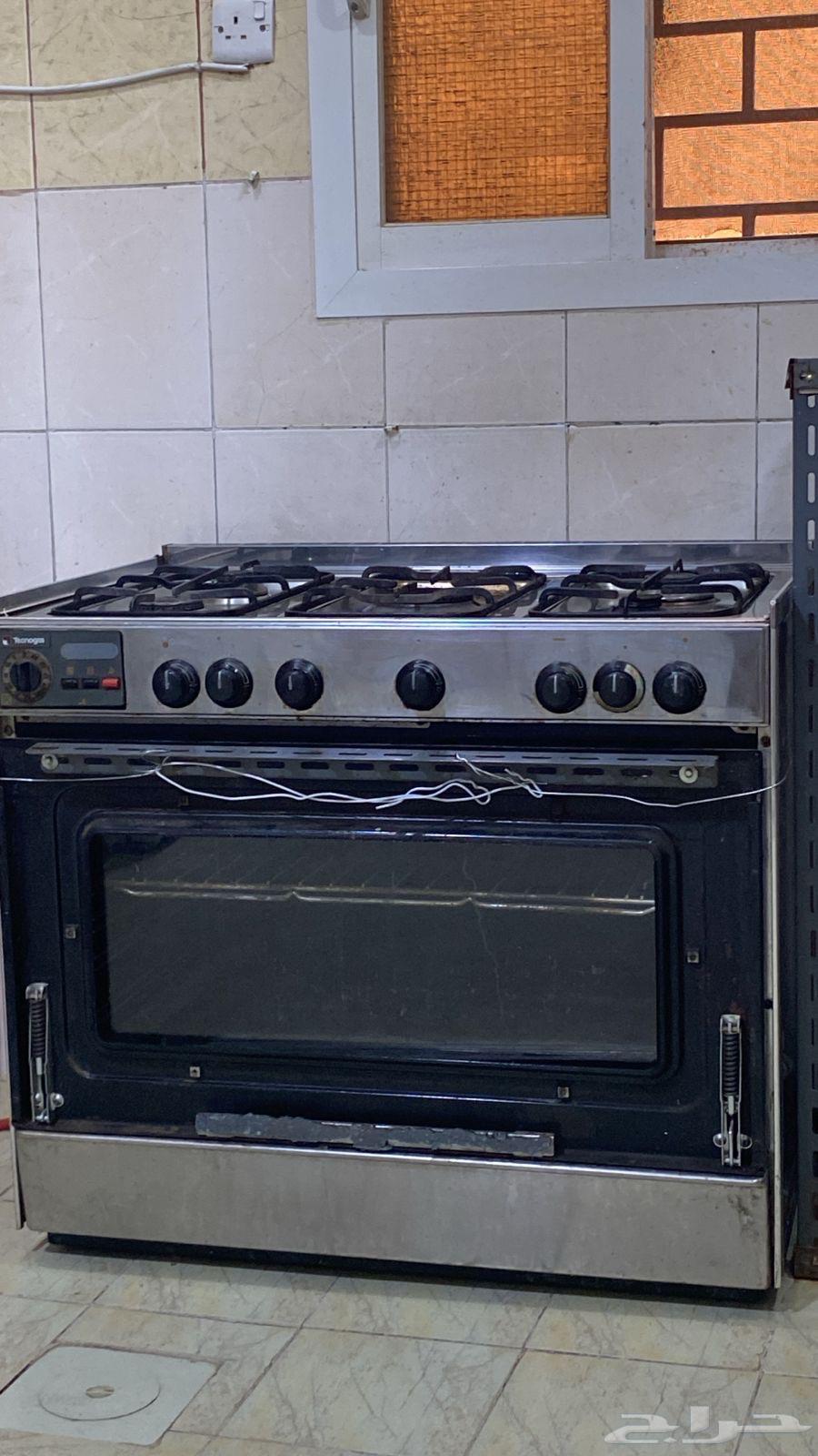 فرم للبيع يبيله قزازه بس و الغطا الي فوق على السوم64522401373442110