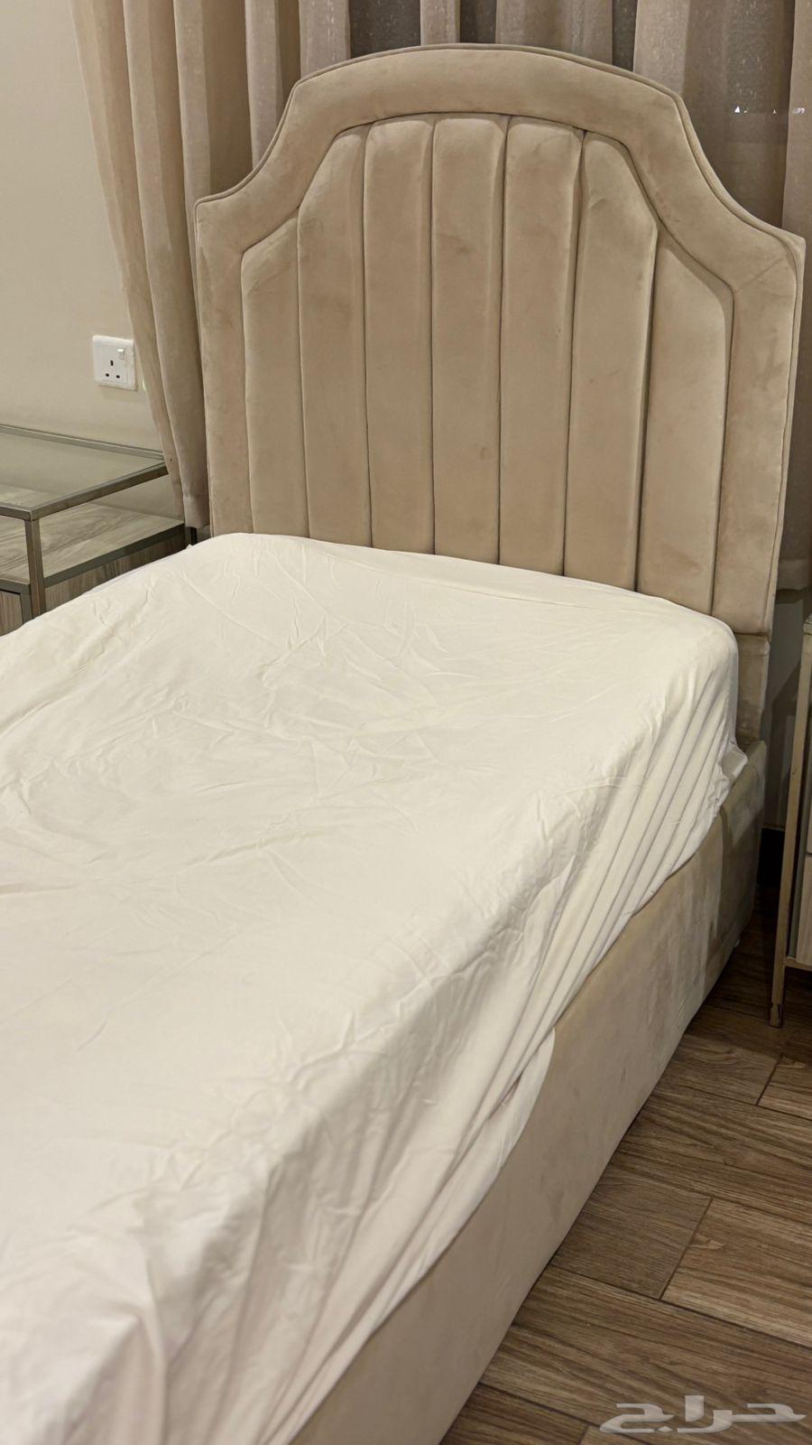 سريرين و كومدينة للبيع64522964305537114