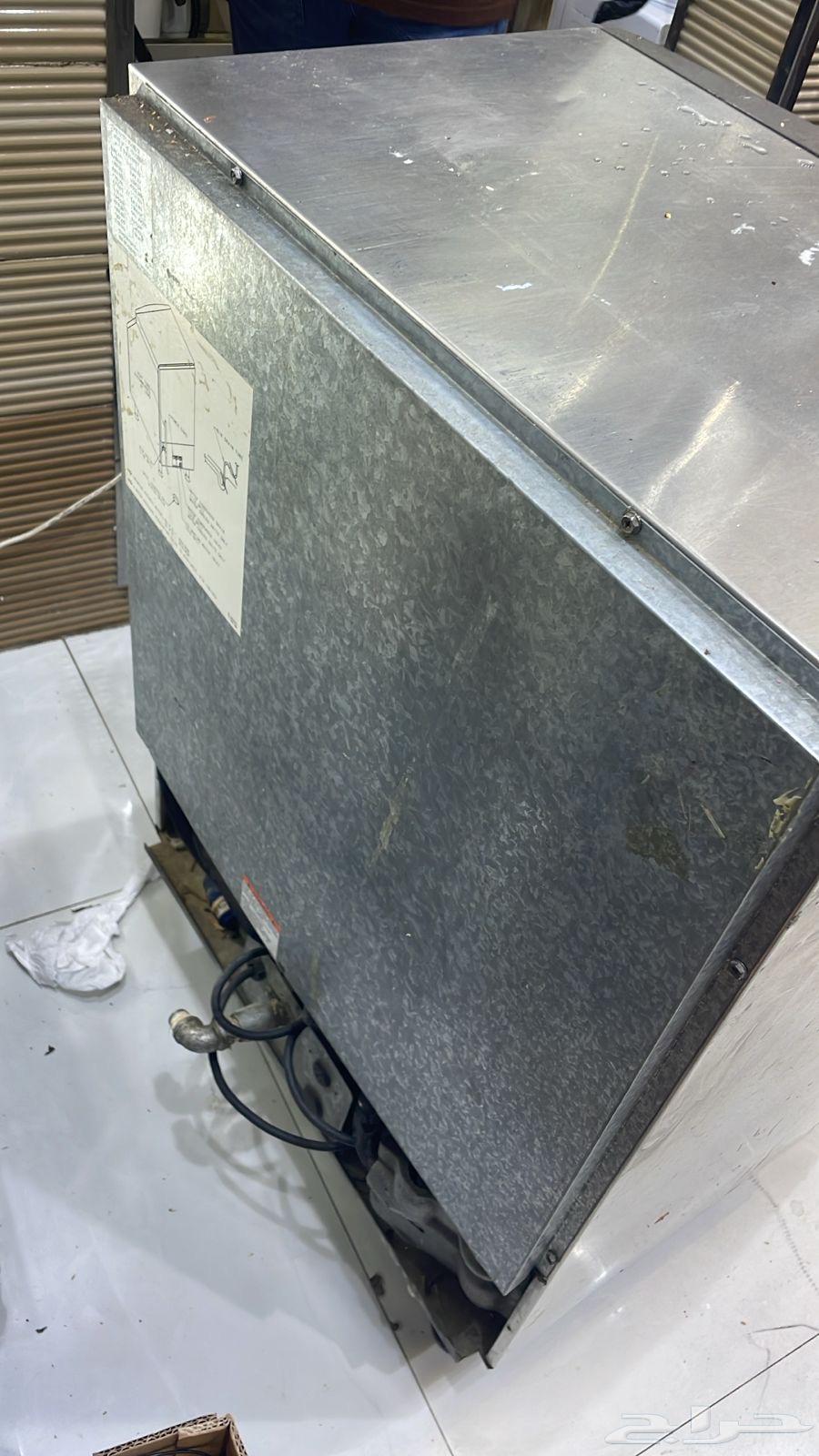 للبيع صانعة ثلج تحتاج صيانه64526162075650112