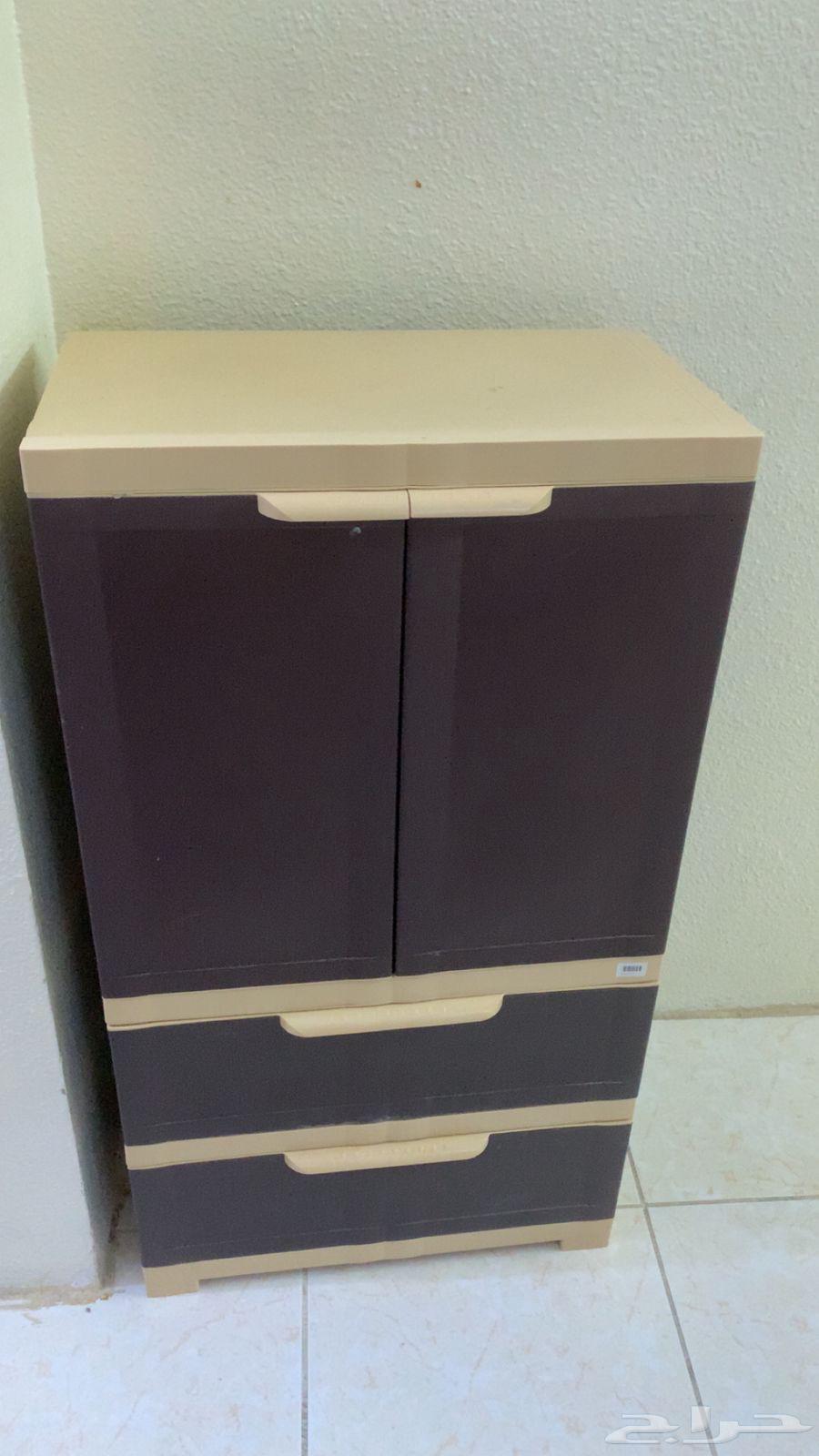 اثاث للبيع عندي كنب واسره ومفارش الي جاد كلمني خاص ارسلو اث64519483640961111