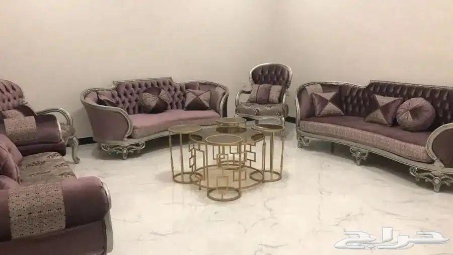 Used living room set, 5 pieces: 3 sofas, 2 chairs, and a set of tables64526551420035110